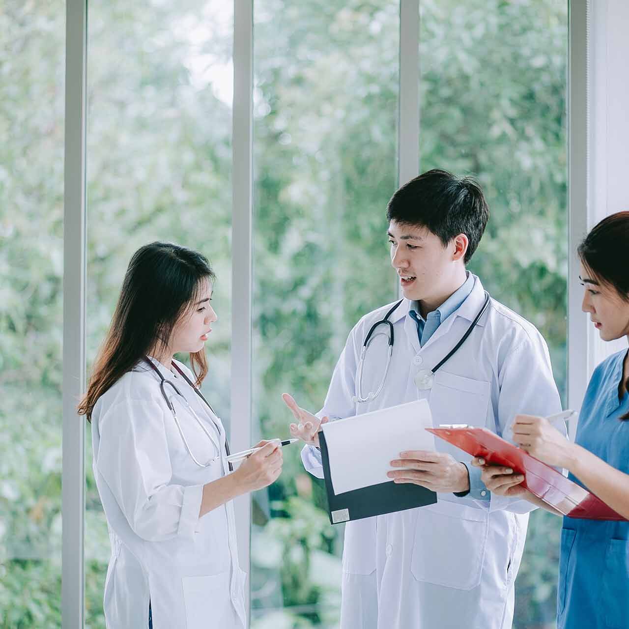 Medical,team,discussing,and,working,together,,medical,education,,health,care, Medical,team,discussing,and,working,together,,medical,education,,health,care,